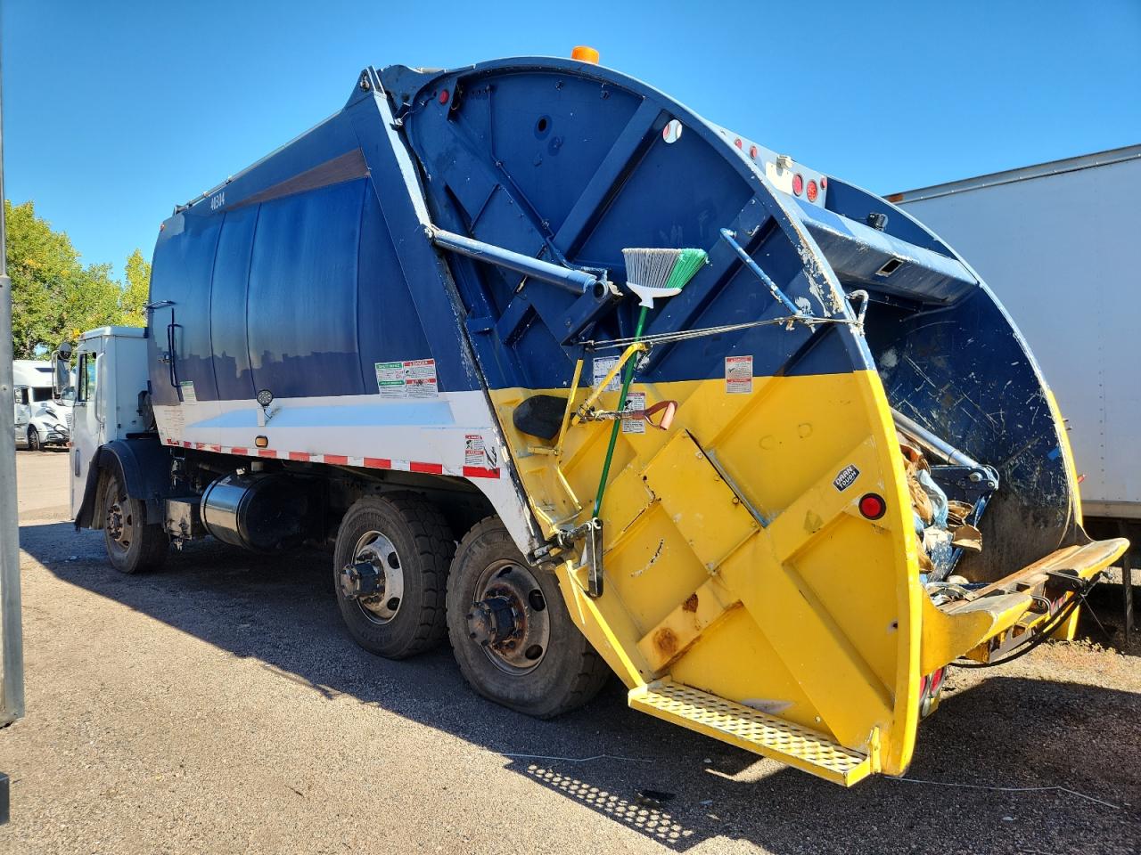 2003 MACK All models VIN 1M2AC07CX3M008322 photo 3