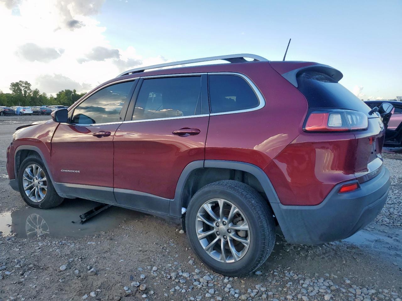 2019 Jeep Grand cher VIN 1C4PJLLB5KD176631 photo 2