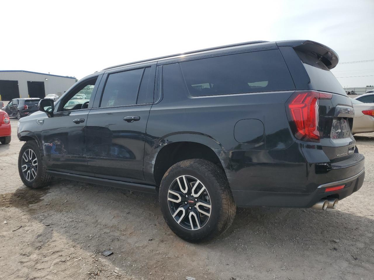 2024 GMC Yukon VIN 1GKS2HKL2RR154358 photo 2