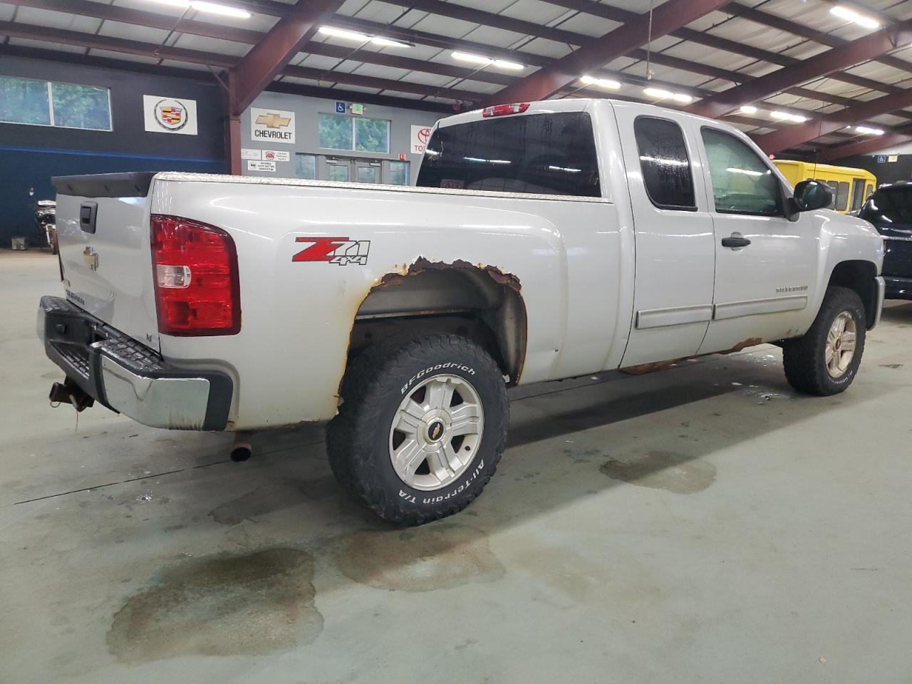 2010 CHEVROLET All models VIN 1GCSKSE31AZ109324 photo 3