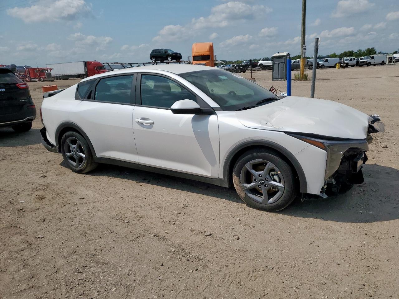 2025 Kia All other VIN 3KPFT4DE6SE058574 photo 4
