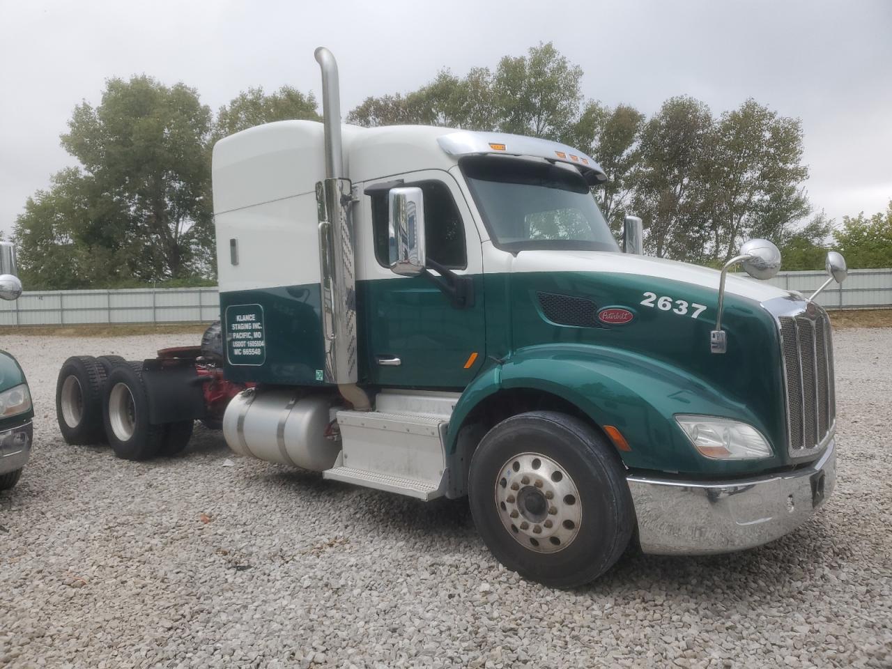 2017 PETERBILT All models VIN 1XPBDP9X6HD422637 photo 1