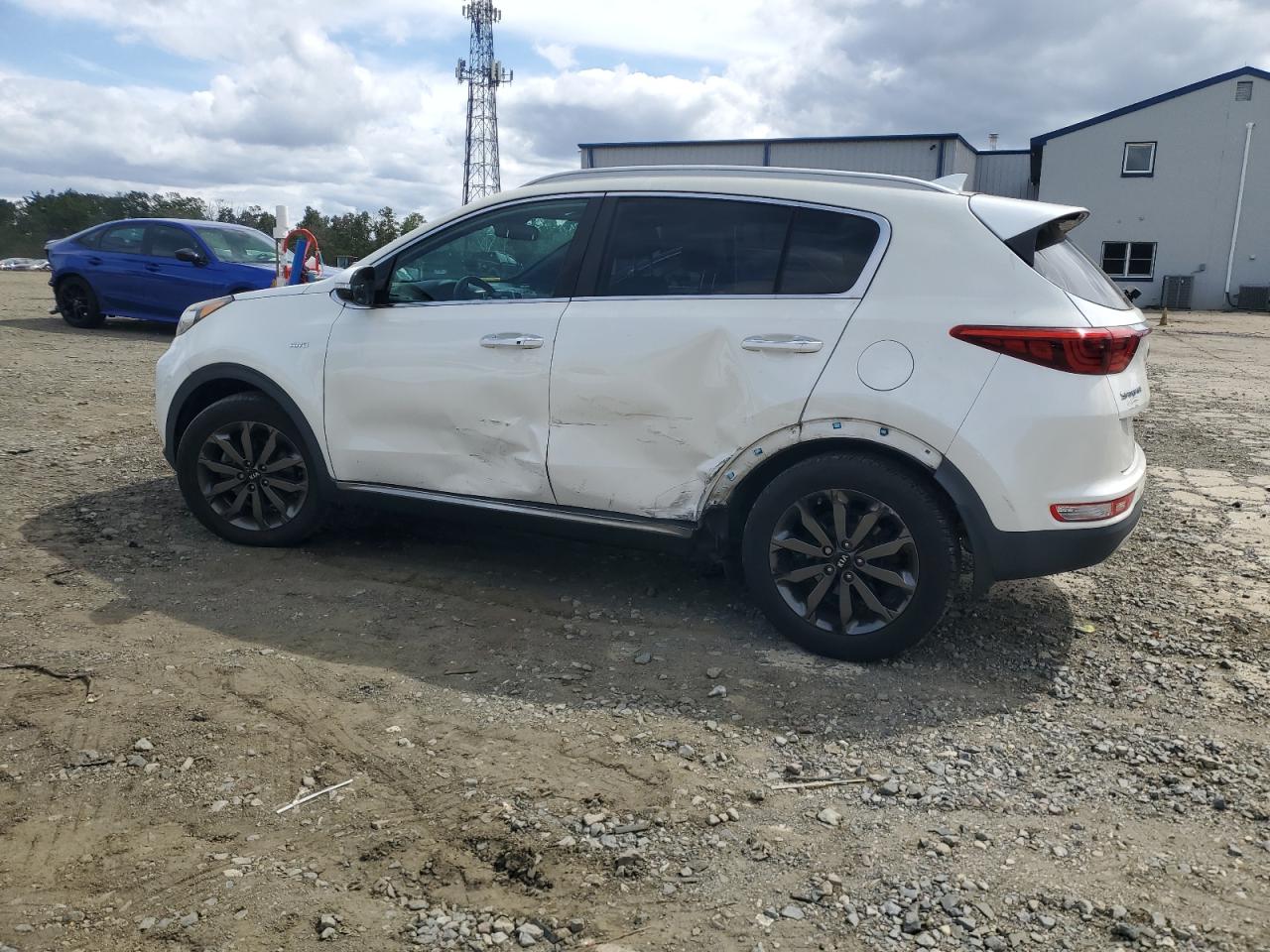2018 Kia Sportage VIN KNDPNCAC2J7474177 photo 2