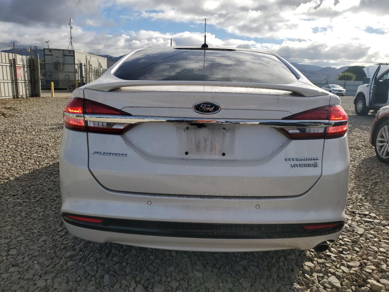 2018 Ford Fusion VIN 3FA6P0RU2JR150811 photo 6
