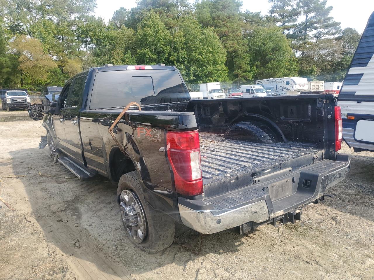 2022 Ford F350 VIN 1FT8W3BT1NEF99611 photo 2