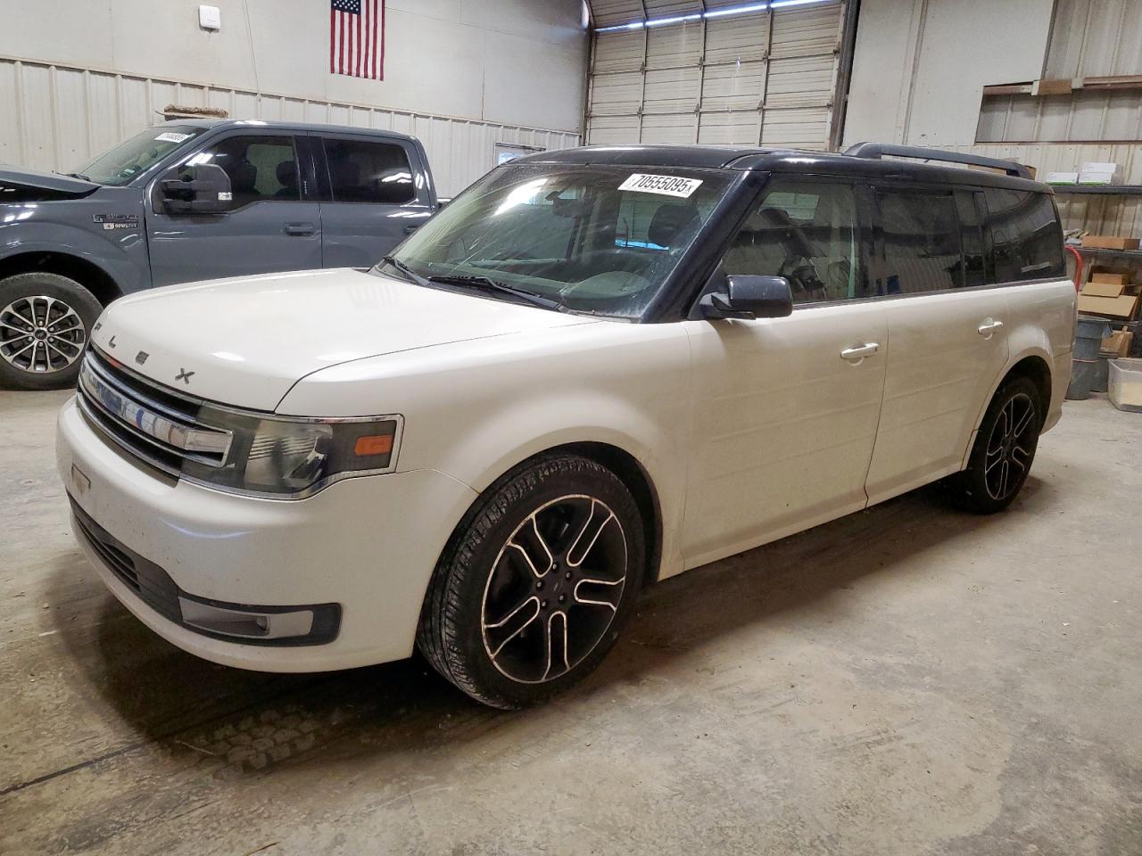 2013 Ford Flex VIN 2FMGK5C86DBD33911 photo 1