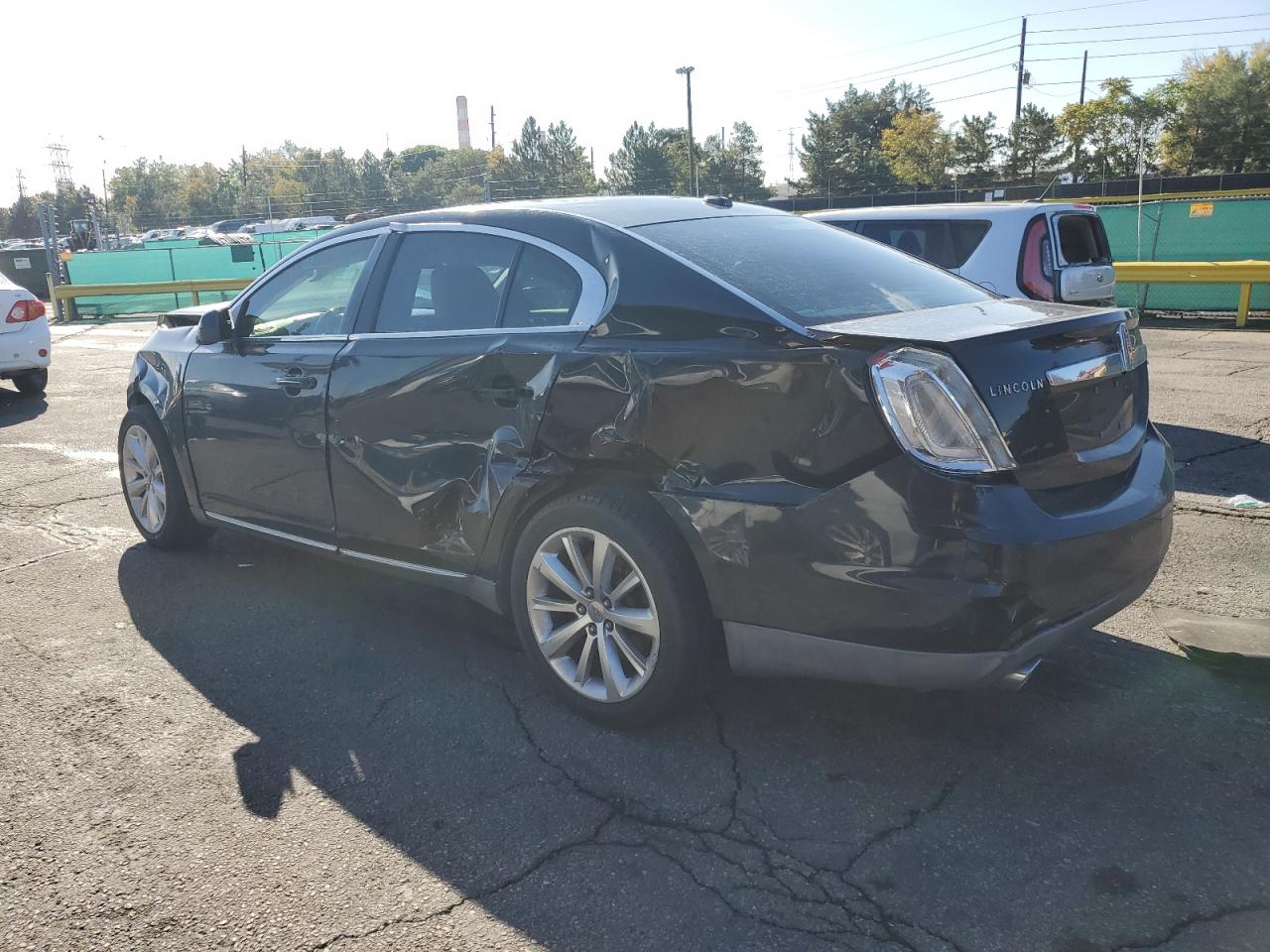 2011 LINCOLN Mks VIN 1LNHL9FT5BG605931 photo 2