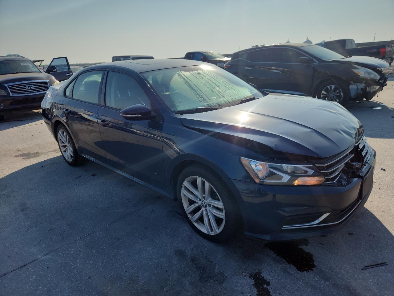2019 Volkswagen Passat VIN 1VWLA7A33KC013447 photo 4
