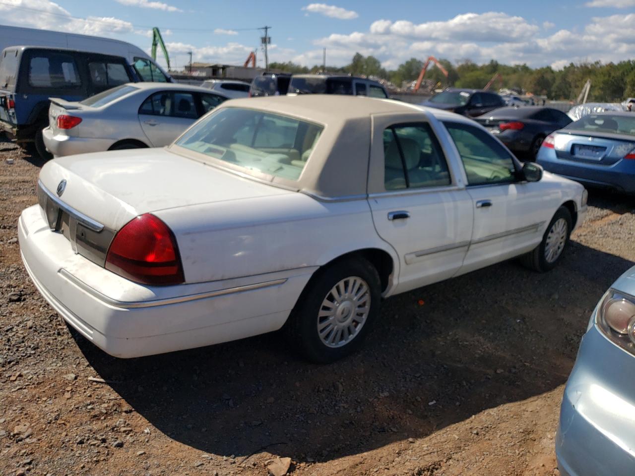 2007 MERCURY Grmarquis VIN 2MEFM75V87X627146 photo 3