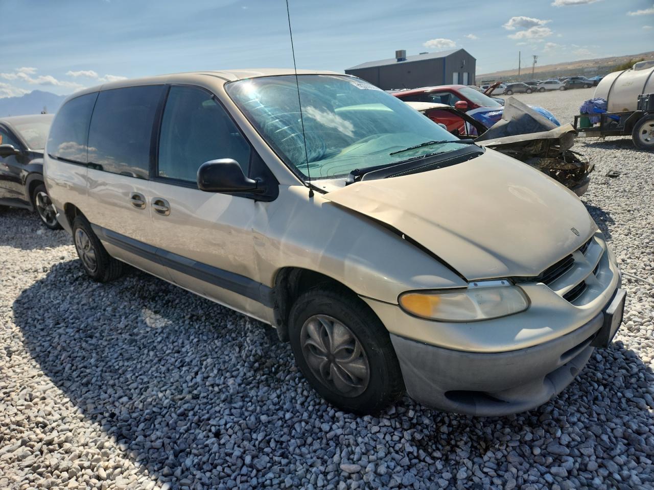 2000 Dodge Caravan VIN 1B4GP44R2YB664310 photo 4
