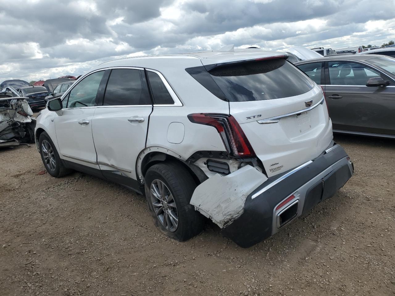 2022 Cadillac Xt5 VIN 1GYKNDR41NZ156620 photo 2