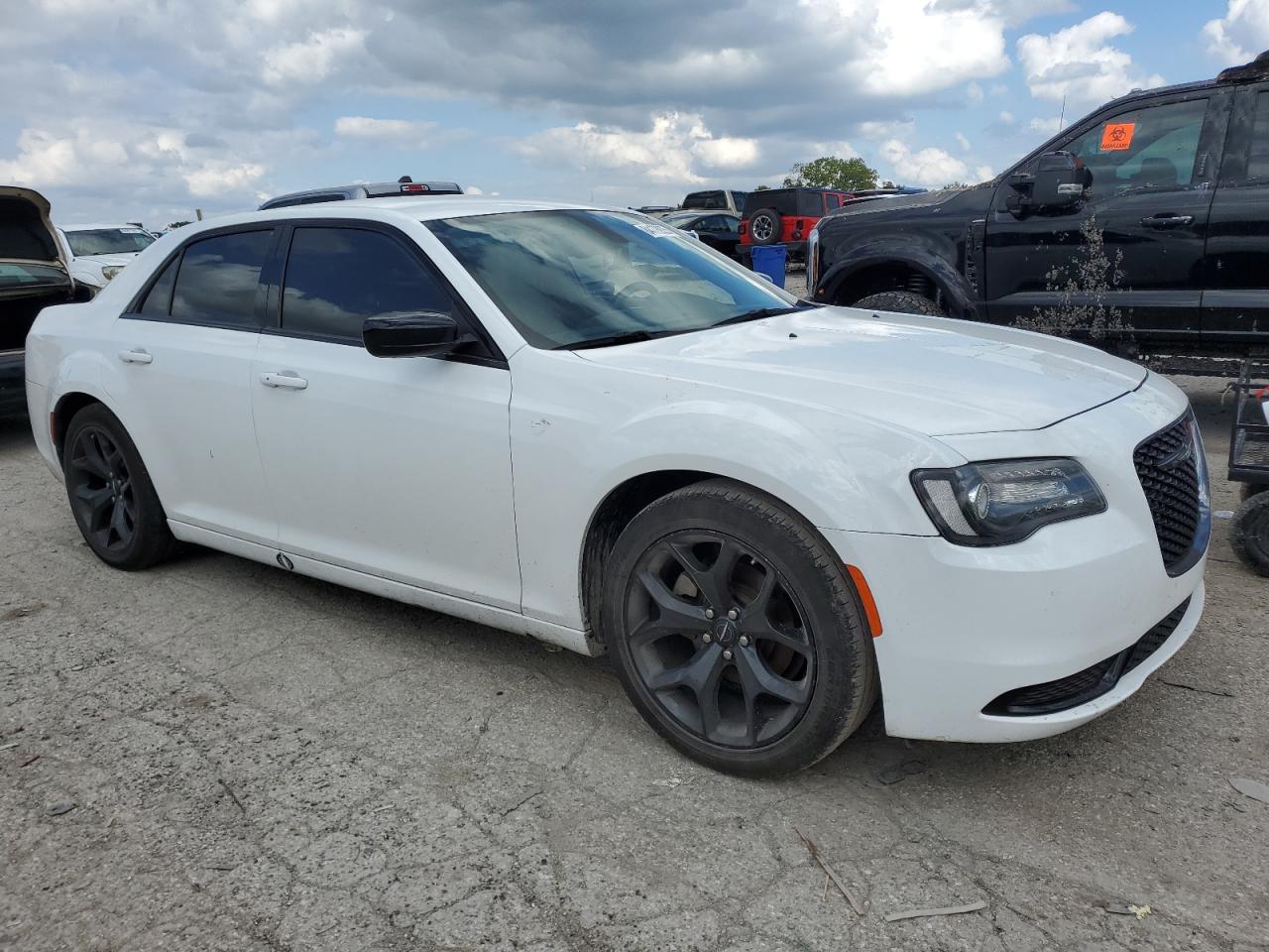 2022 Chrysler 300 VIN 2C3CCAAG4NH134197 photo 4