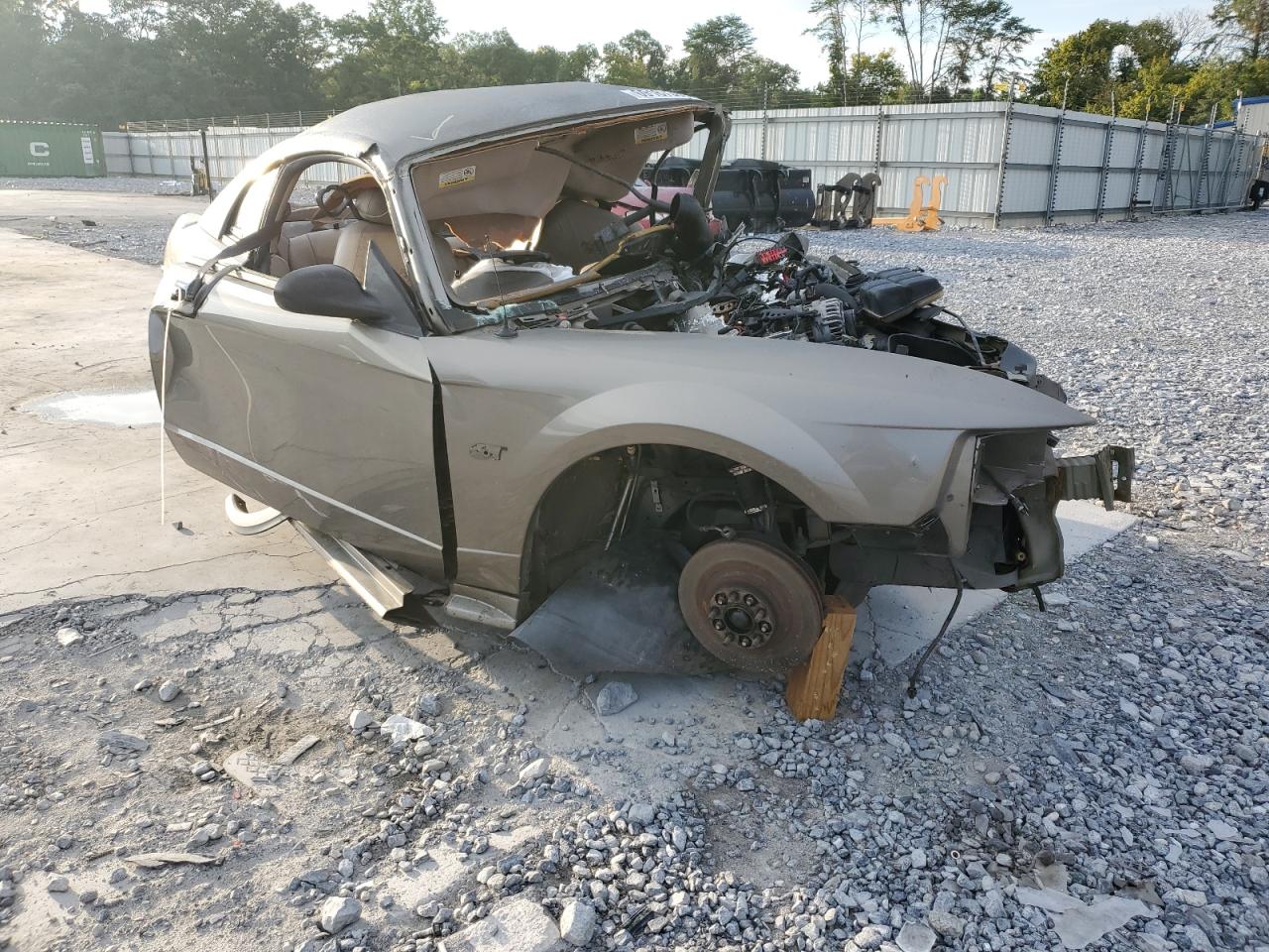 2002 Ford Mustang VIN 1FAFP42XX2F239004 photo 4