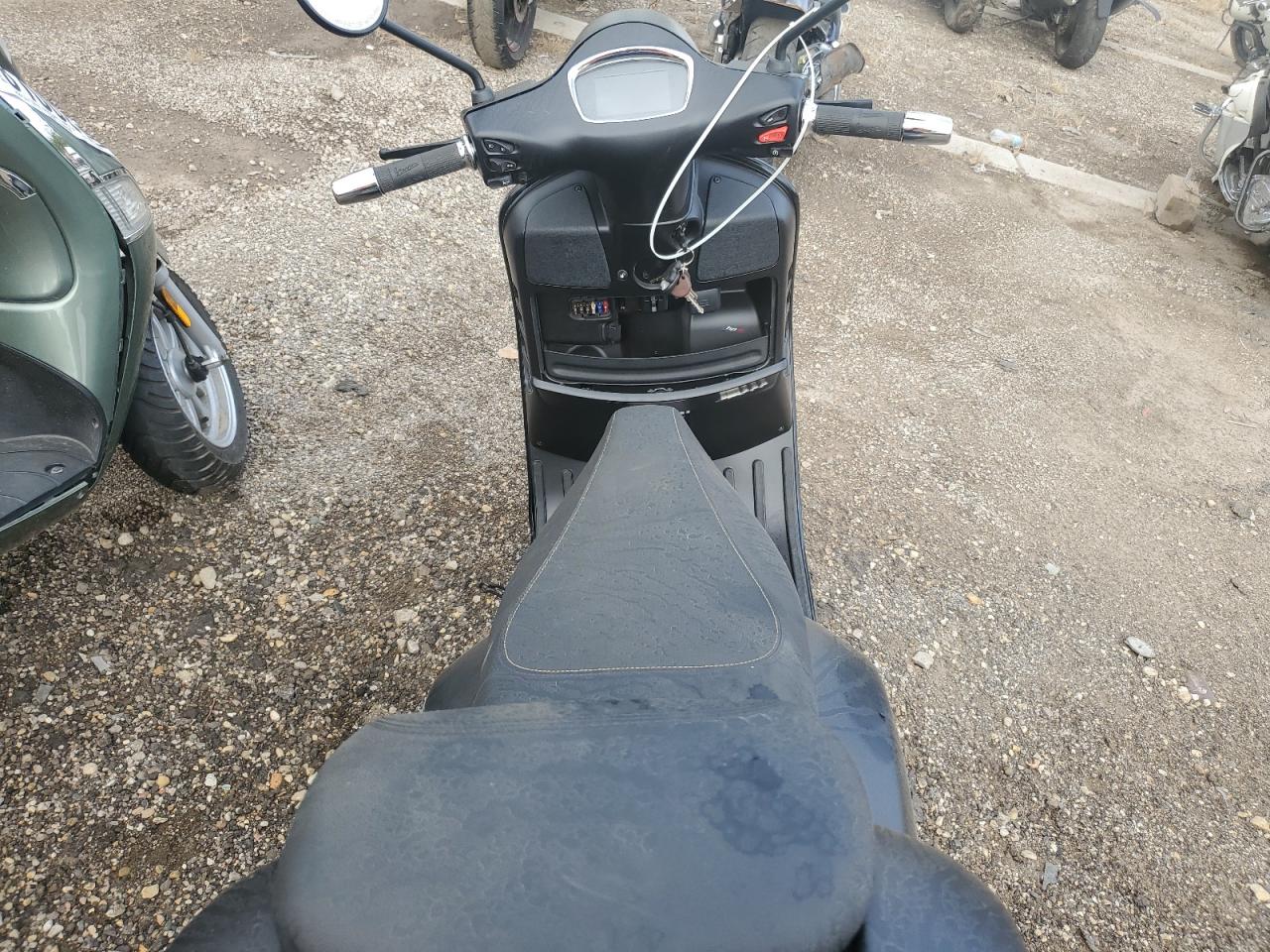 2022 VESPA Gts 300 VIN ZAPMA39M7N5203949 photo 6