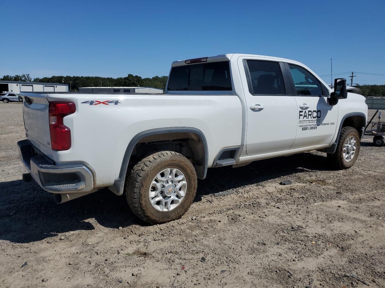 2022 Chev All models VIN 1GC4YTEYXNF283604 photo 3