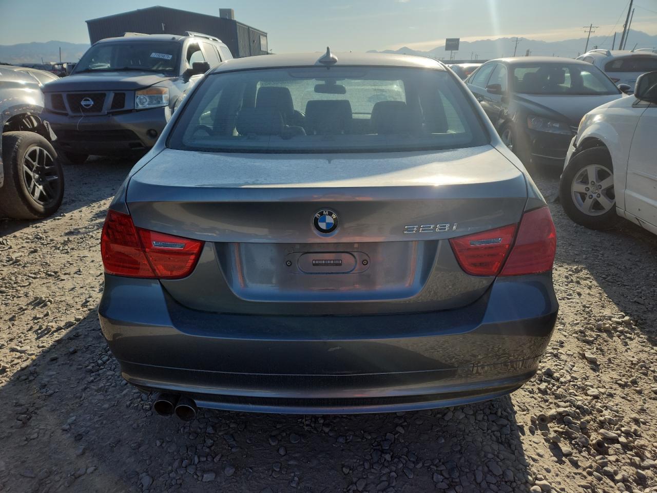 2011 BMW 3 series VIN WBAPK5G50BNN26381 photo 6