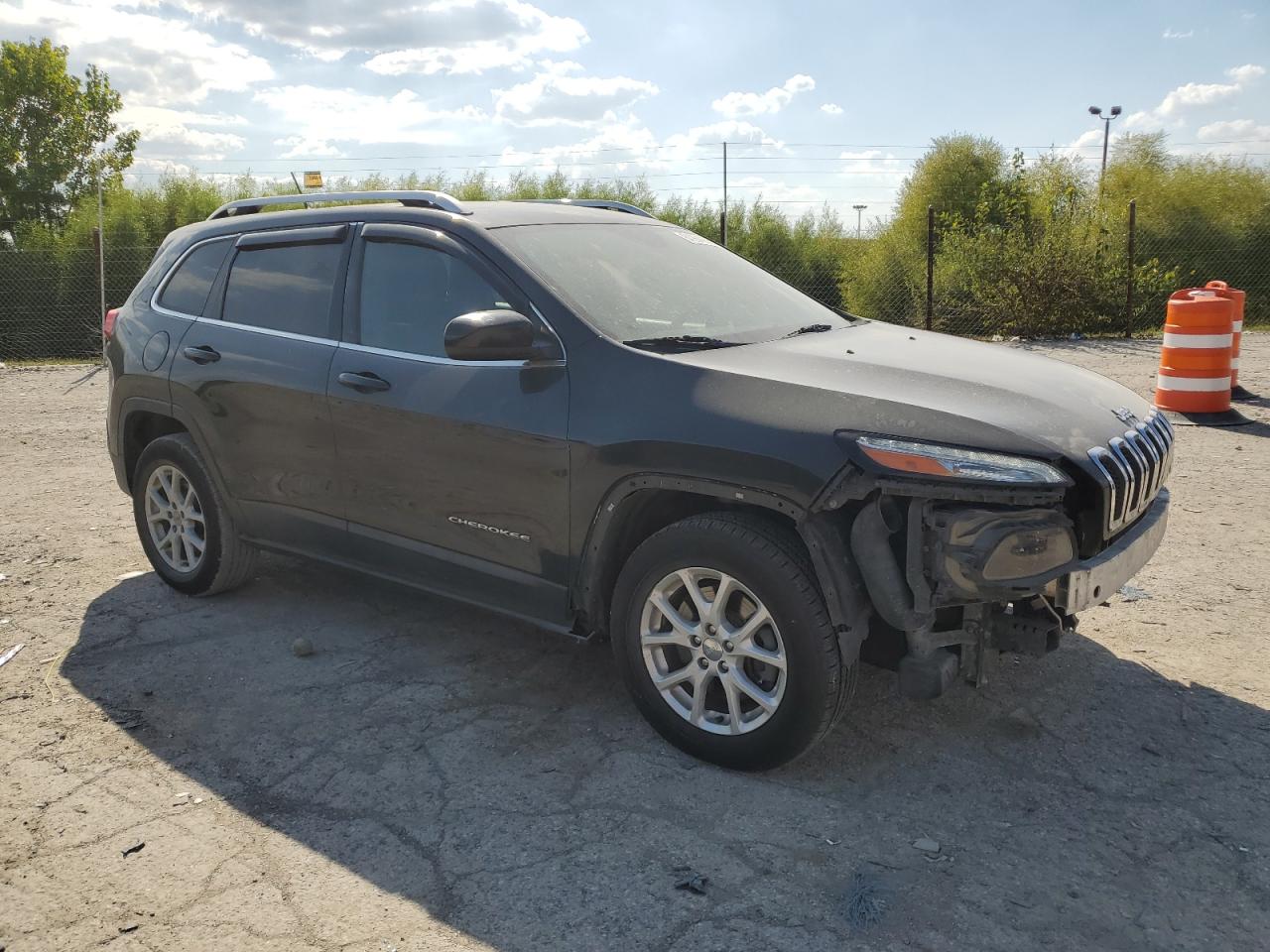 2015 Jeep Grand cher VIN 1C4PJMCS3FW755570 photo 4