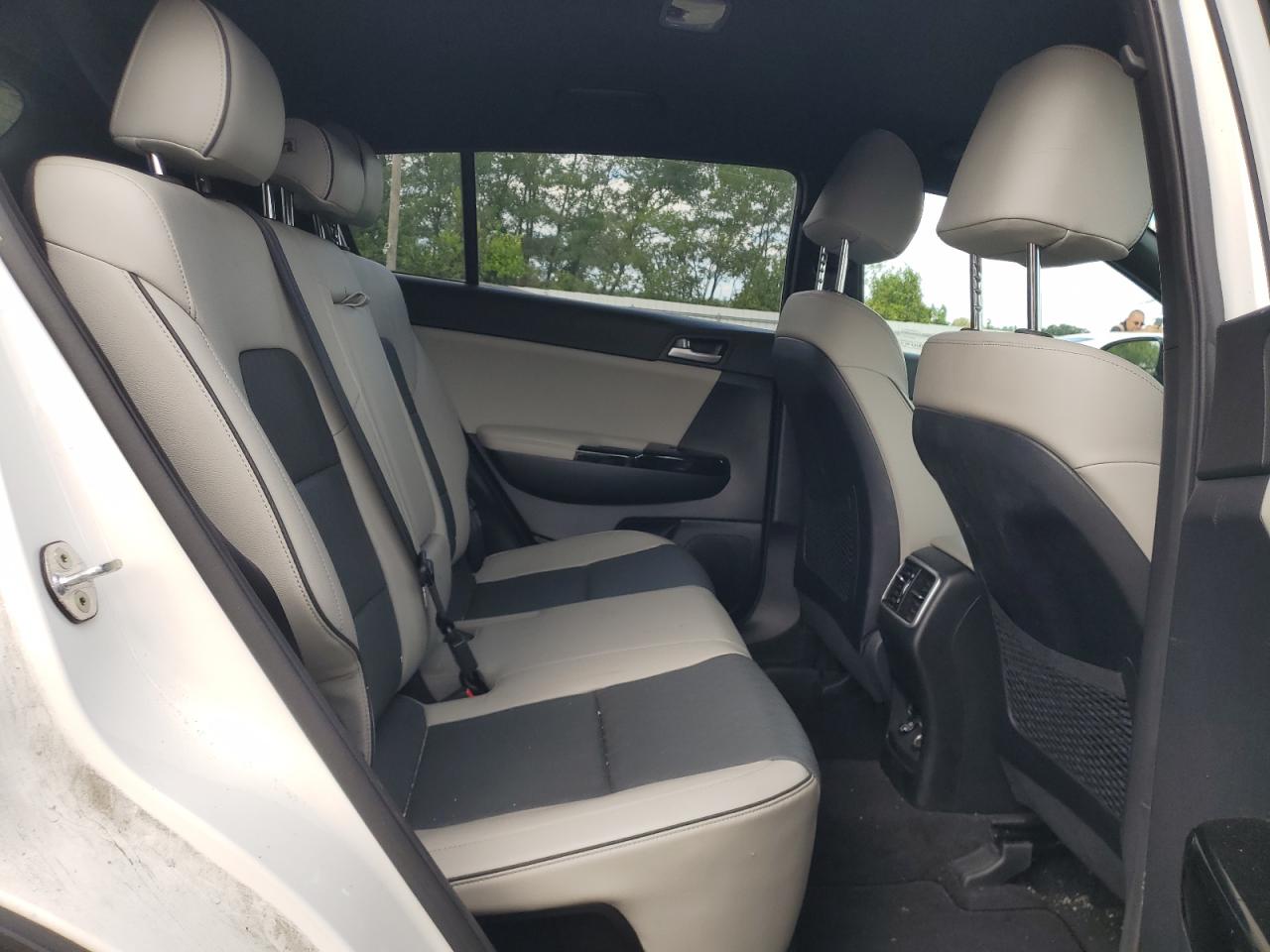 2018 Kia Sportage VIN KNDPNCAC2J7474177 photo 11