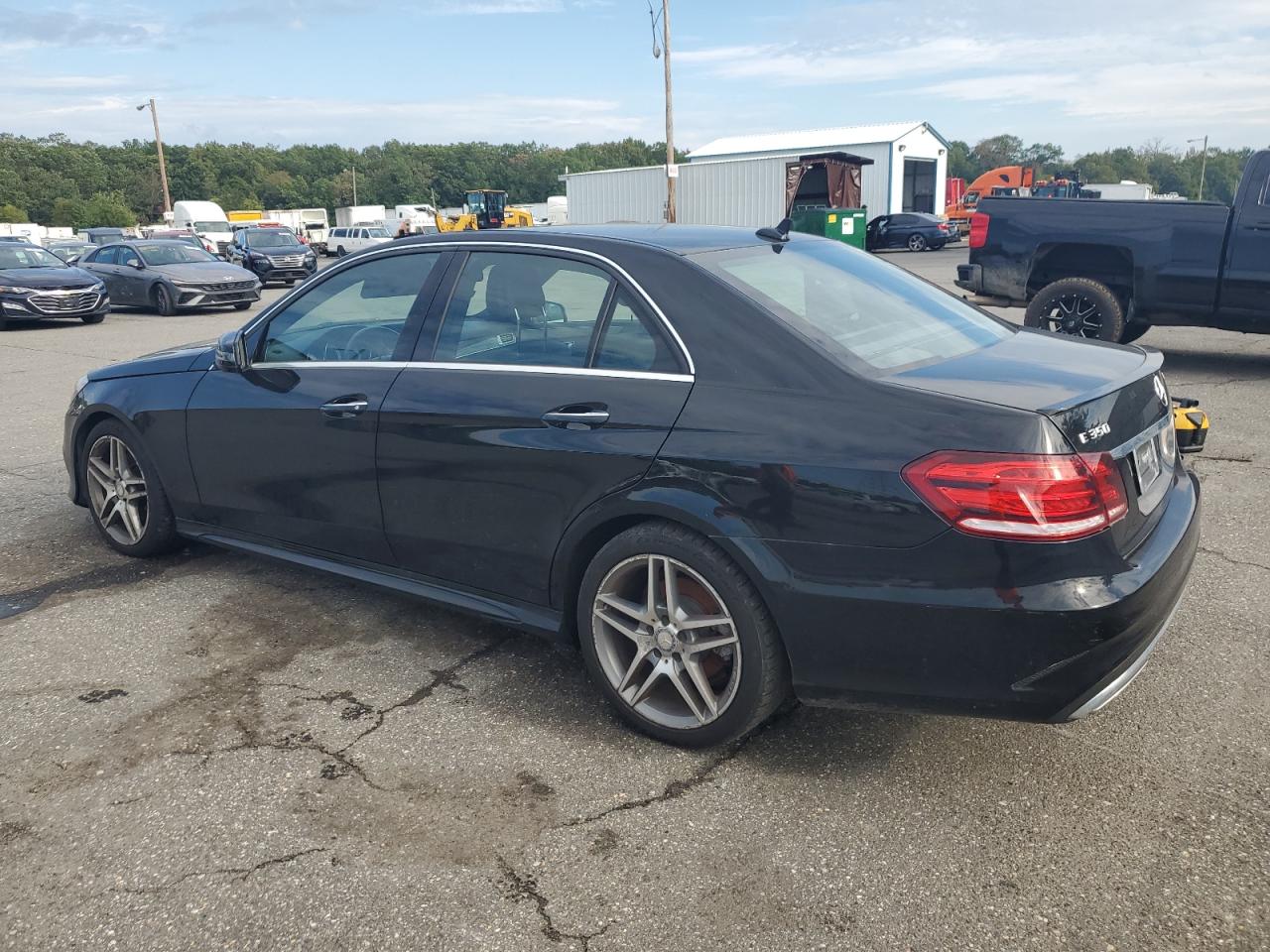 2016 Mercedes-Benz E-class VIN WDDHF8JB6GB189211 photo 2