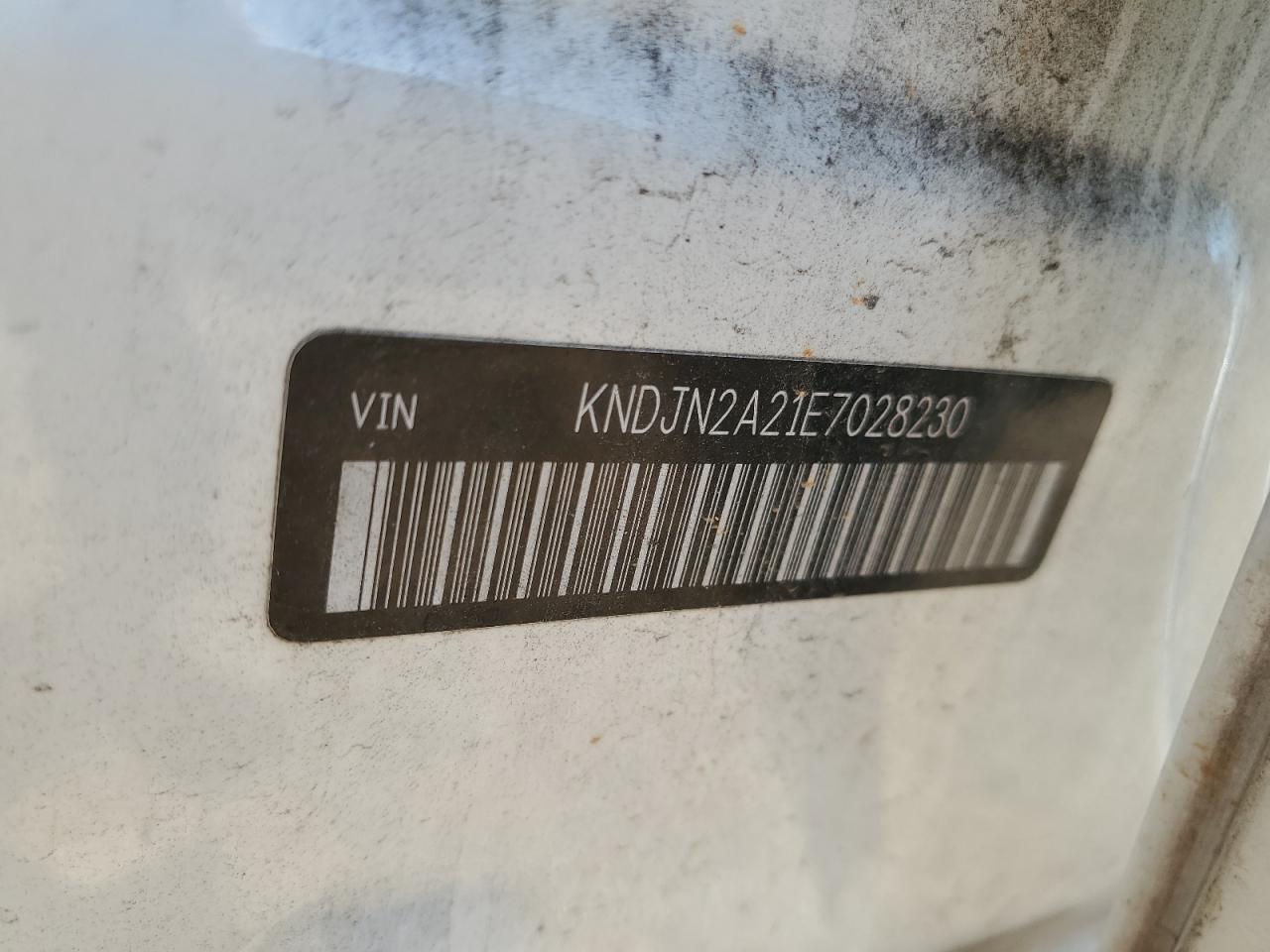 2014 Kia Soul VIN KNDJN2A21E7028230 photo 12