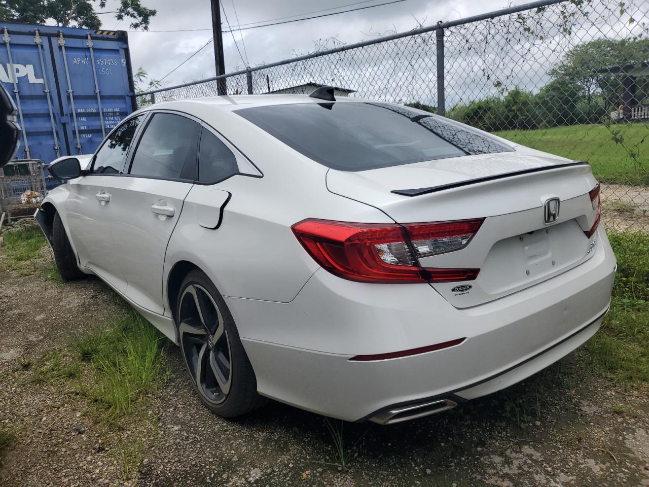 2021 Honda Accord VIN 1HGCV2F33MA029909 photo 2