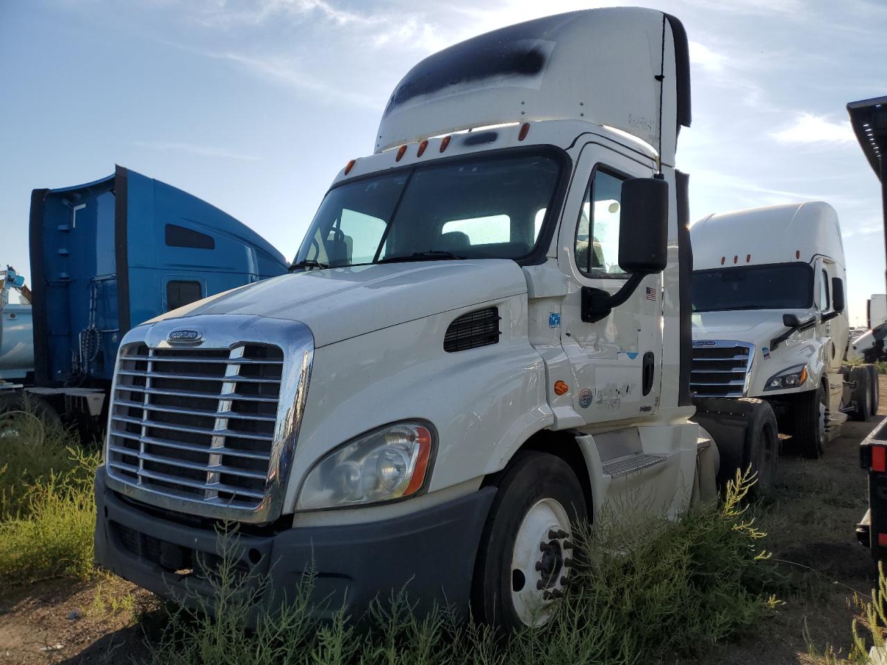 2016 FREIGLINER All other VIN 3AKBGADV8GSGU9408 photo 2