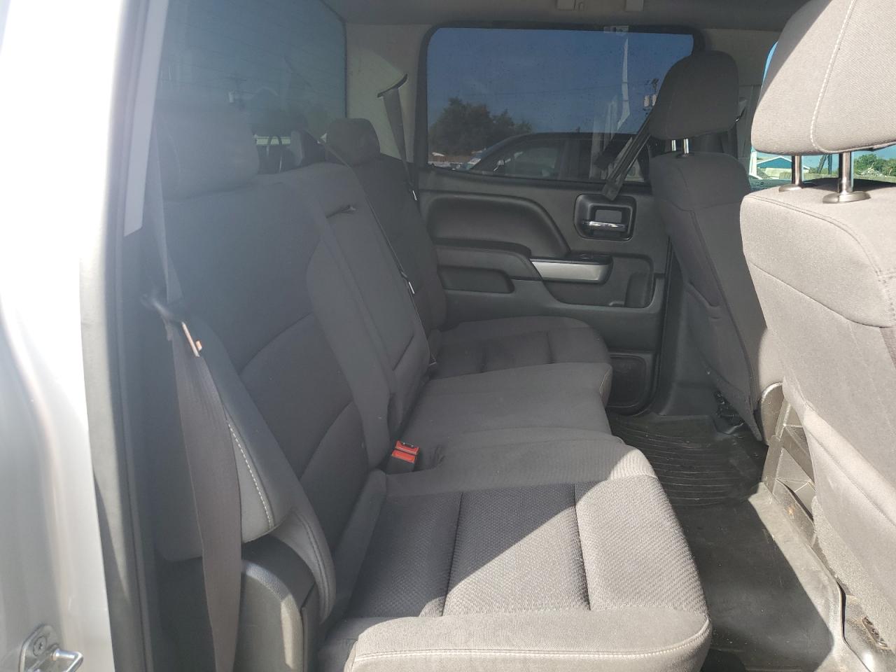 2017 Chevrolet All models VIN 3GCUKREC4HG141552 photo 10