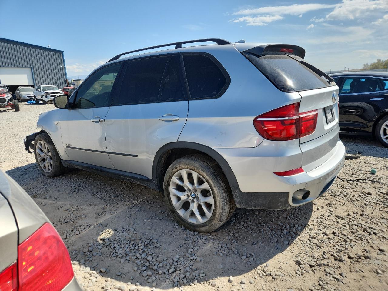 2011 BMW X5 VIN 5UXZV4C54BL412820 photo 2