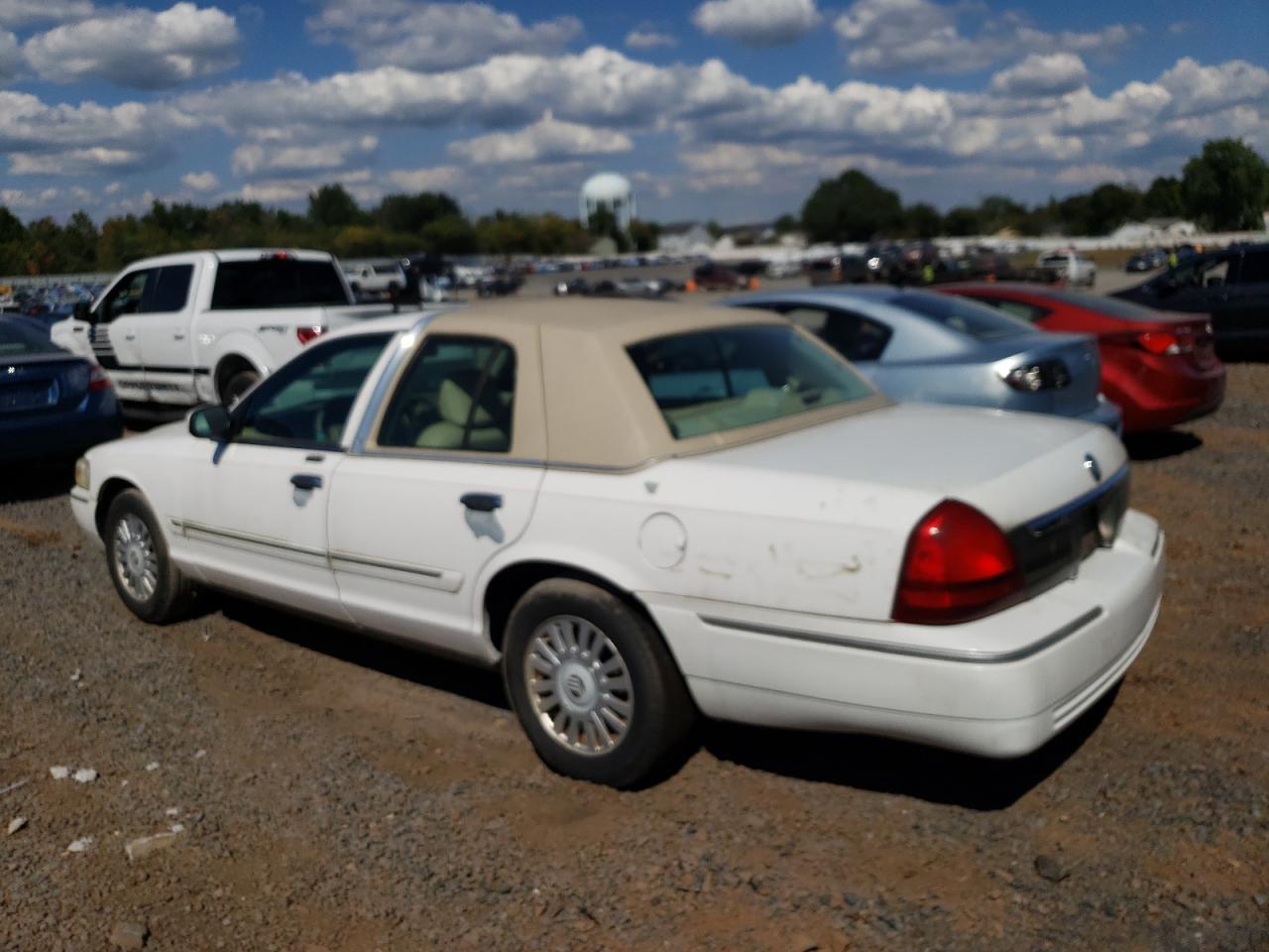 2007 MERCURY Grmarquis VIN 2MEFM75V87X627146 photo 2