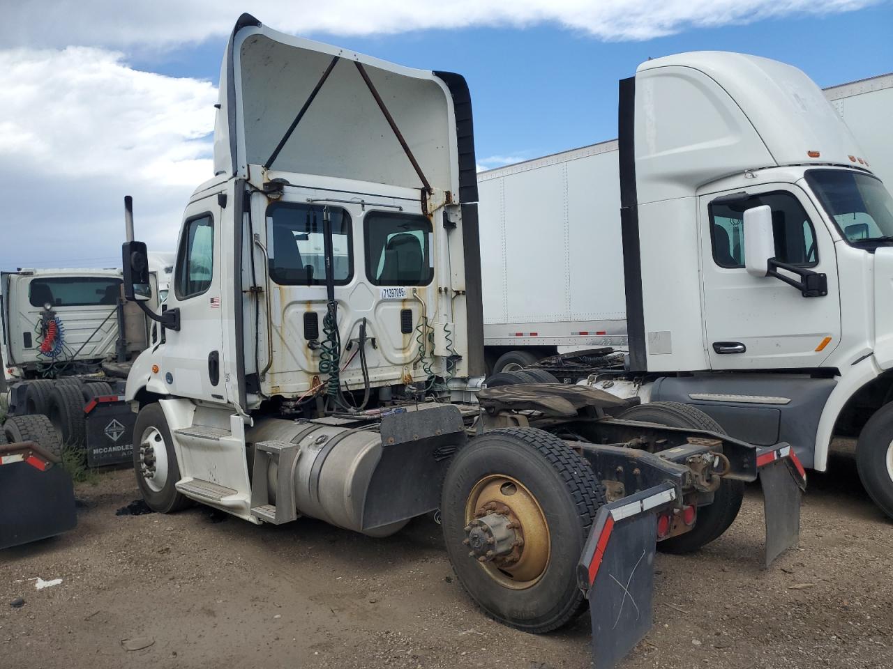 2015 FREIGHTLINER All models VIN 3AKBGADV6FSGU9440 photo 3