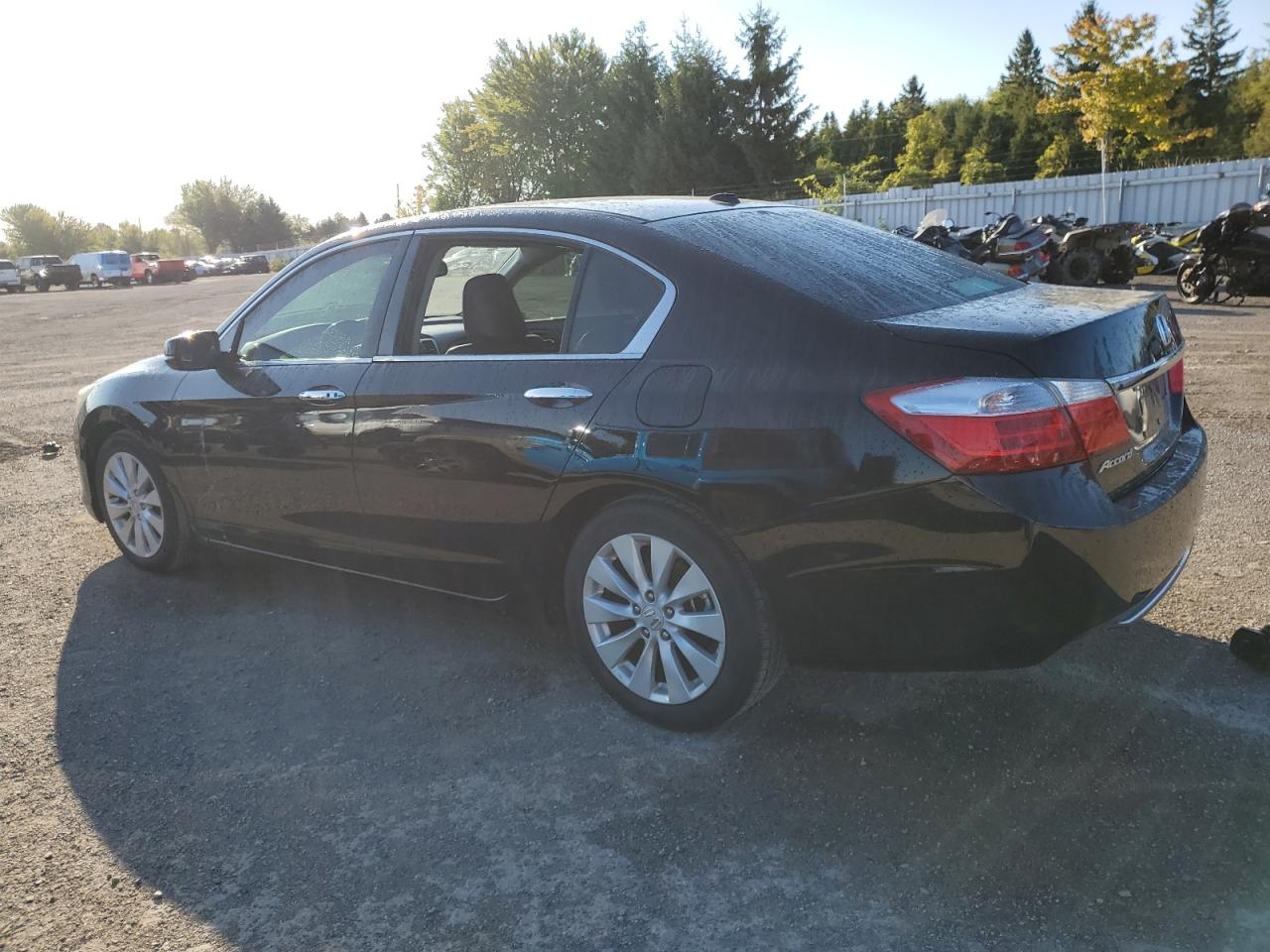 2015 HONDA Accord exl VIN 1HGCR2F81FA800984 photo 2