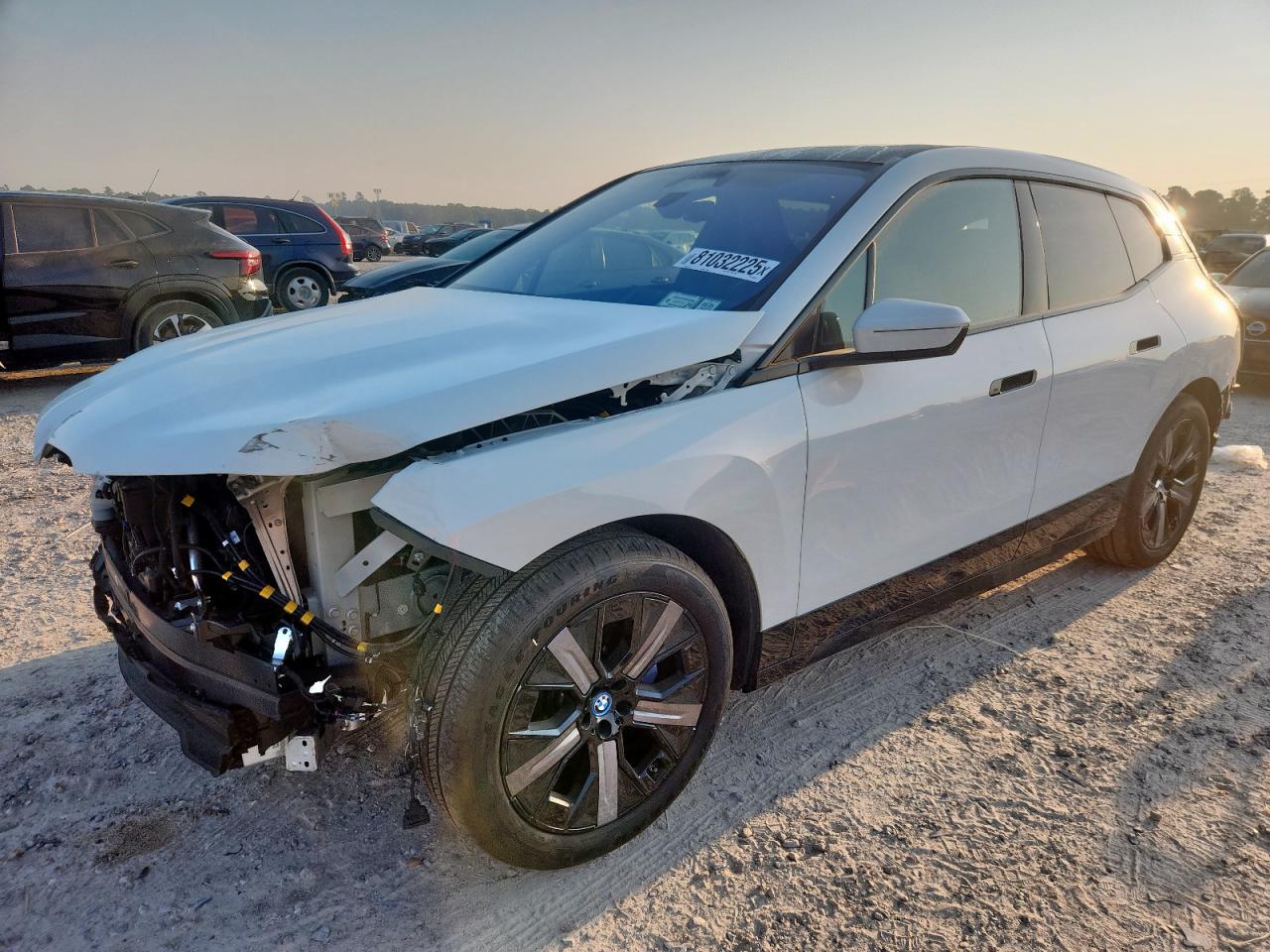 2025 BMW Ix xdrive5 VIN WB523CF08SCS46185 photo 1