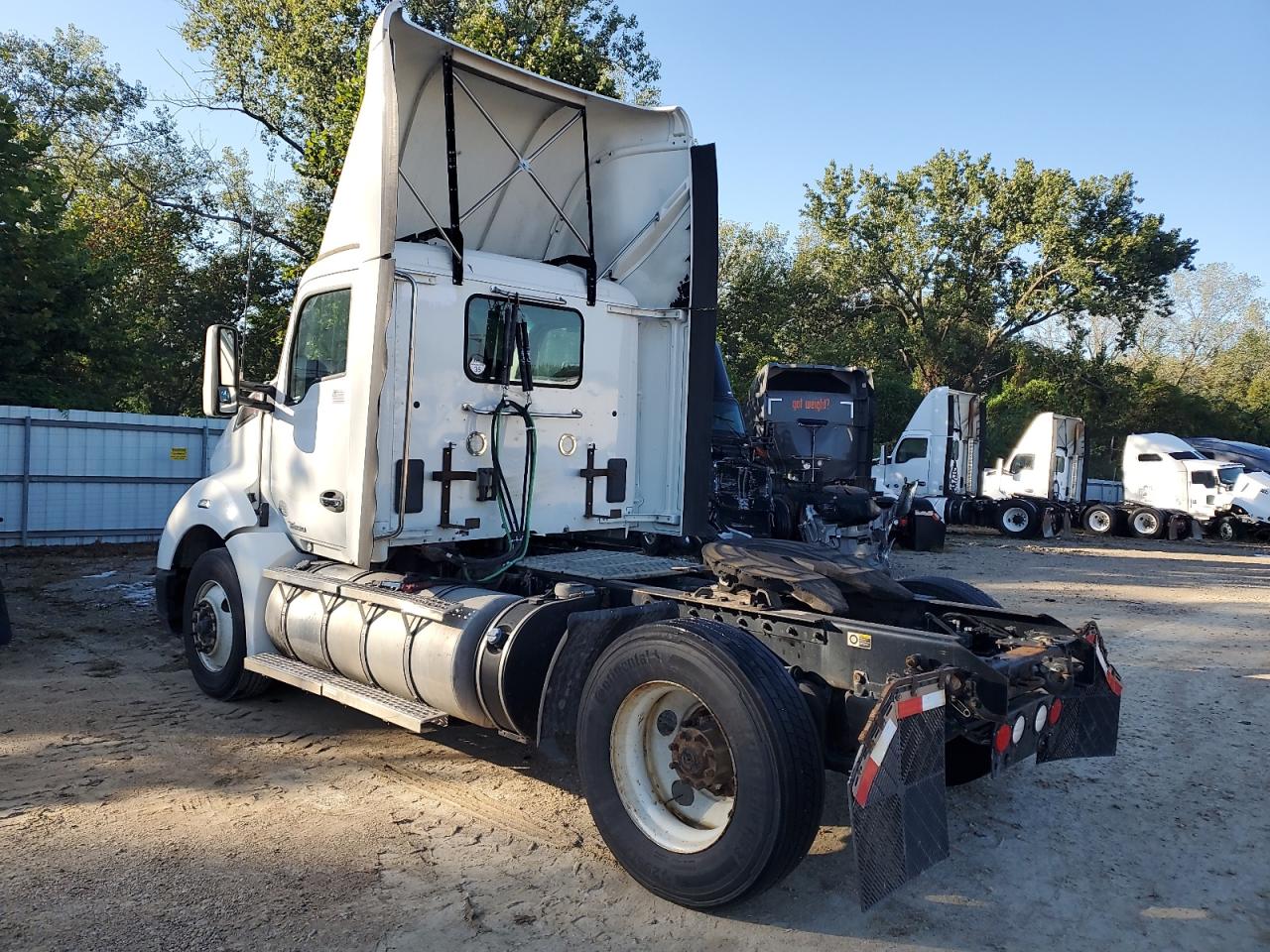 2017 KENWORTH All models VIN 1XKYAP8X5HJ171721 photo 3