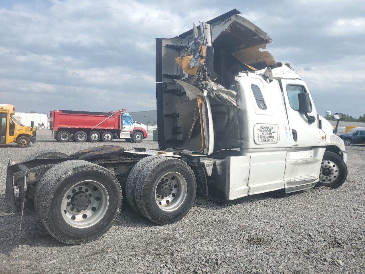2016 FREIGHTLINER All other VIN 3AKJGLDR9GSHD7566 photo 4