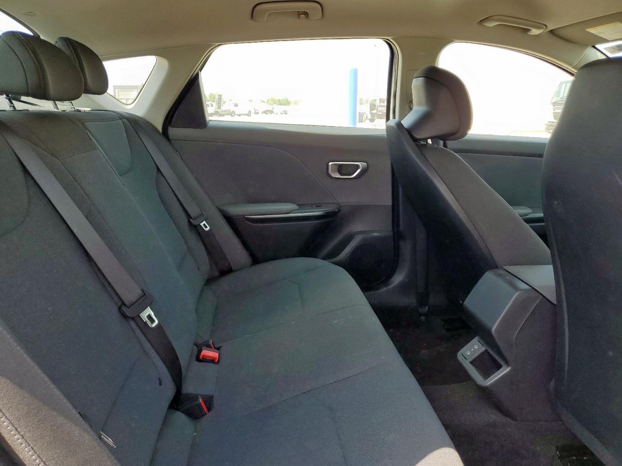 2025 Kia All other VIN 3KPFT4DE6SE058574 photo 10