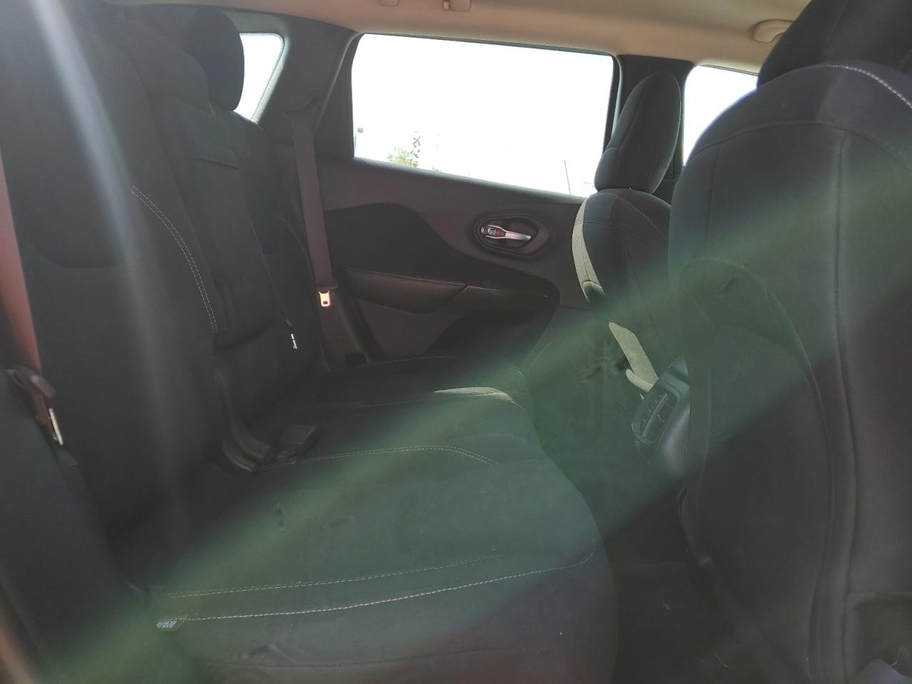 2015 Jeep Grand cher VIN 1C4PJMCS3FW755570 photo 11