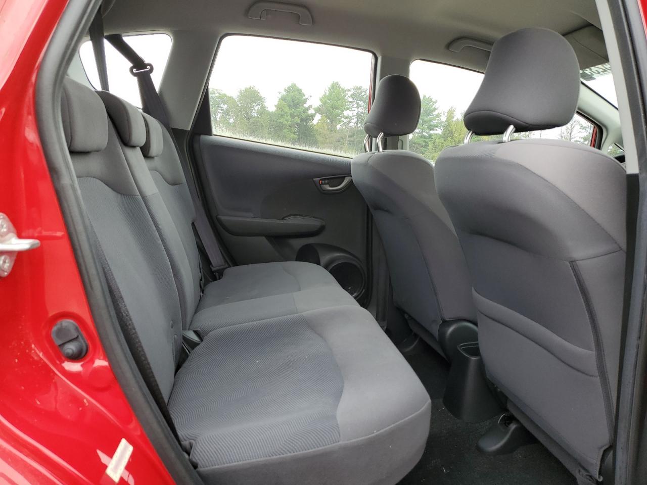 2010 HONDA Fit VIN JHMGE8H20AC019845 photo 10