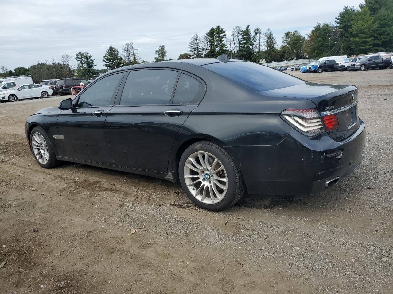 2015 BMW 7 series VIN WBAYF4C54FGS99442 photo 2