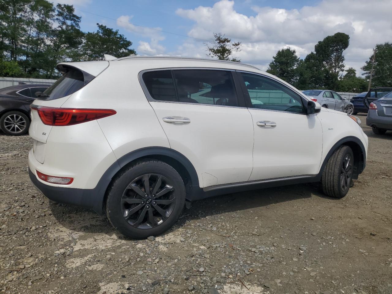 2018 Kia Sportage VIN KNDPNCAC2J7474177 photo 3