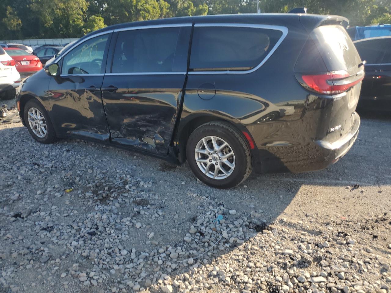 2023 CHRYSLER Pacifica VIN 2C4RC1BG0PR550197 photo 2