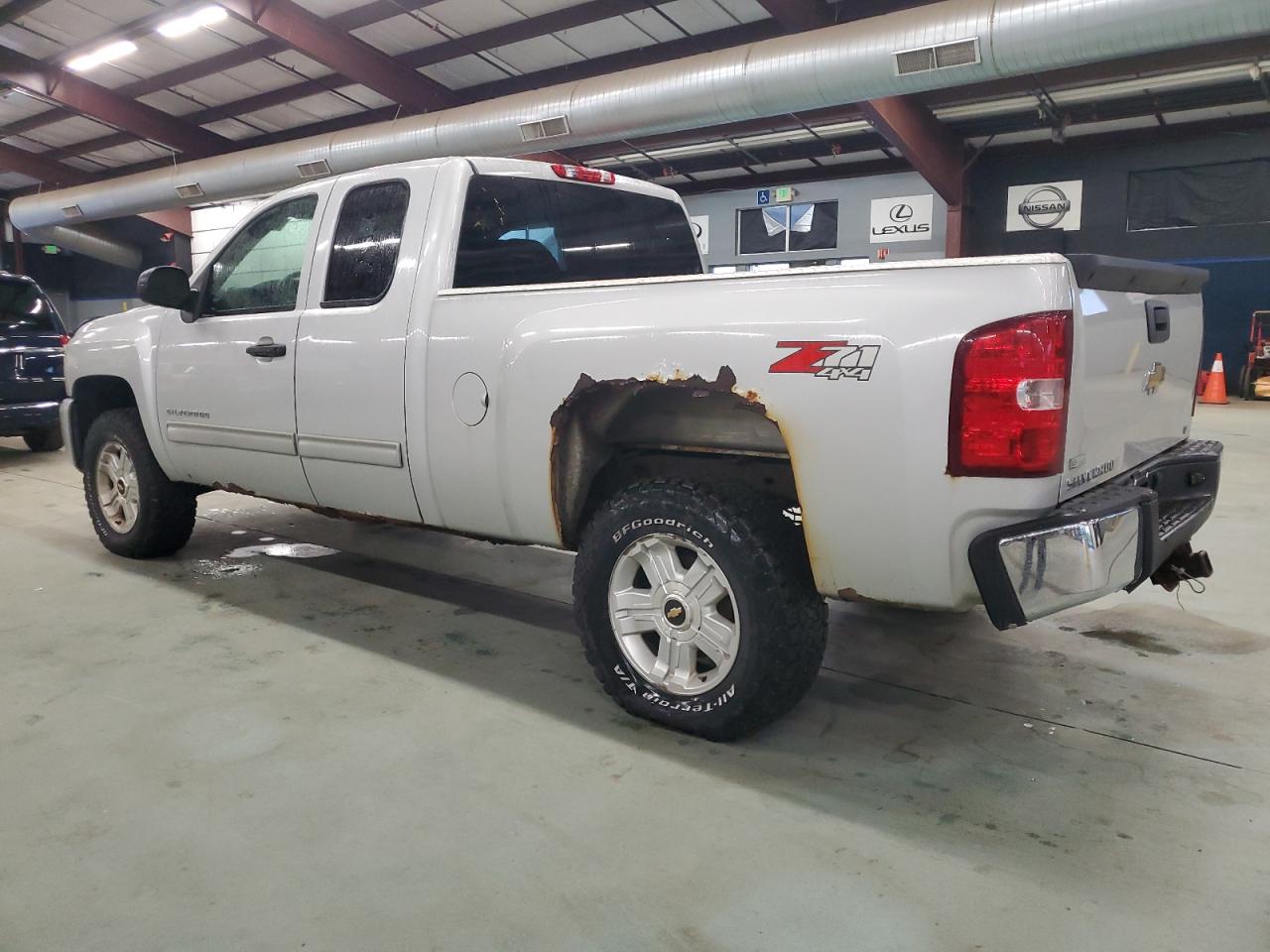 2010 CHEVROLET All models VIN 1GCSKSE31AZ109324 photo 2