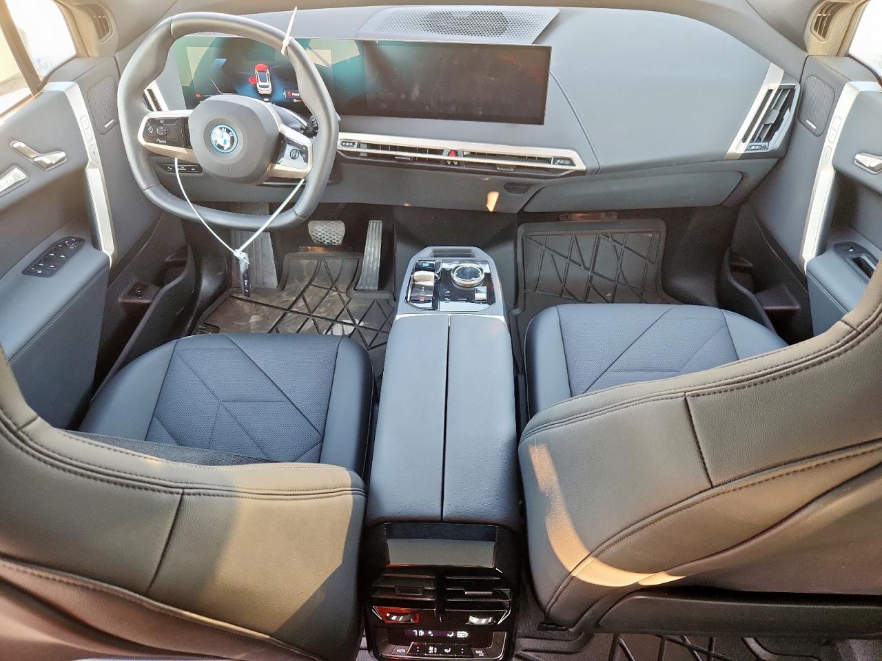 2025 BMW Ix xdrive5 VIN WB523CF08SCS46185 photo 8