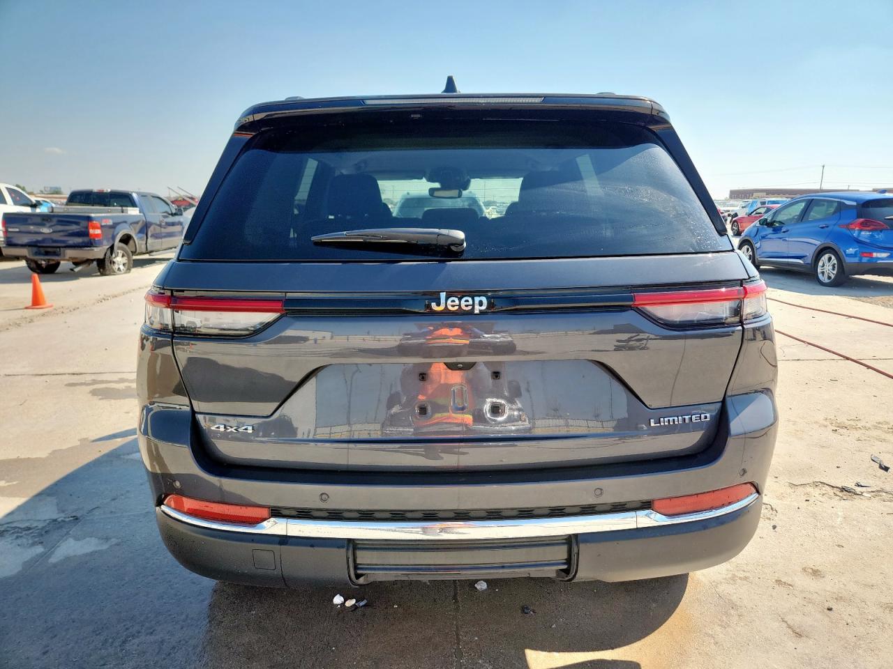 2023 Jeep Cherokee VIN 1C4RJHBG0P8882294 photo 6