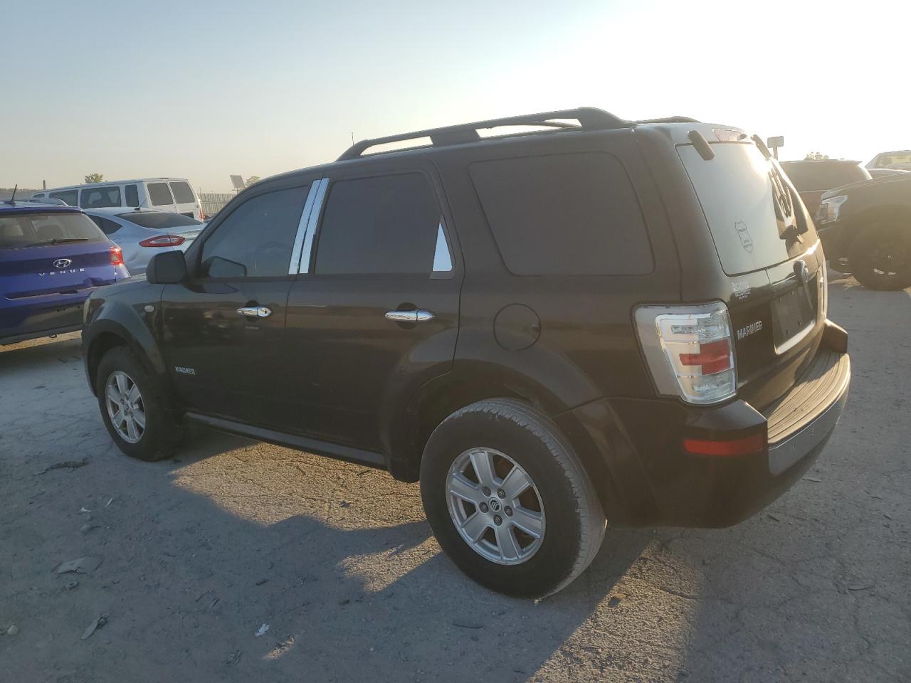 2008 Mercury Mariner VIN 4M2CU91138KJ01525 photo 2