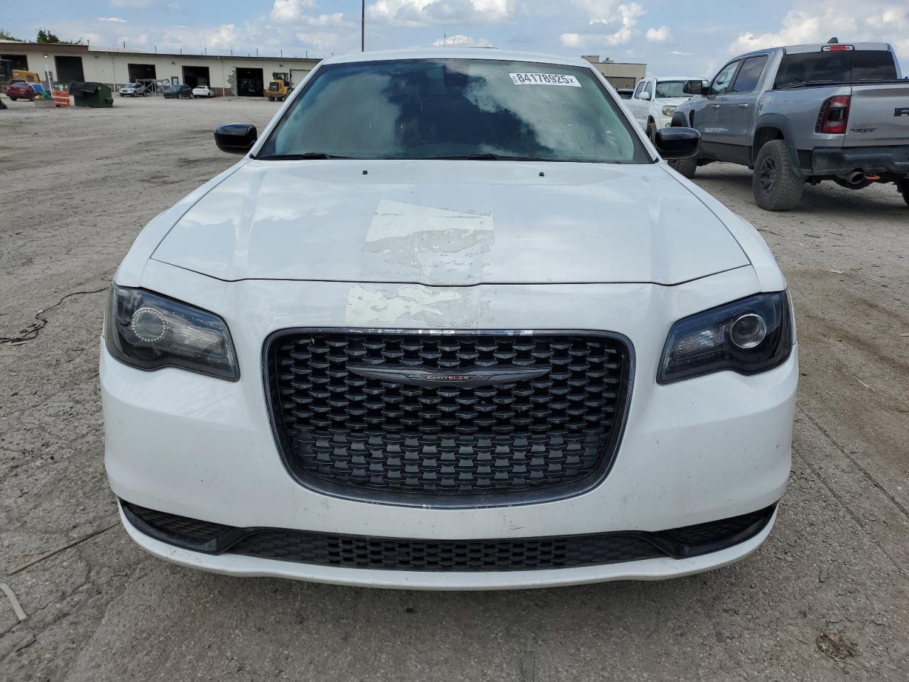 2022 Chrysler 300 VIN 2C3CCAAG4NH134197 photo 5