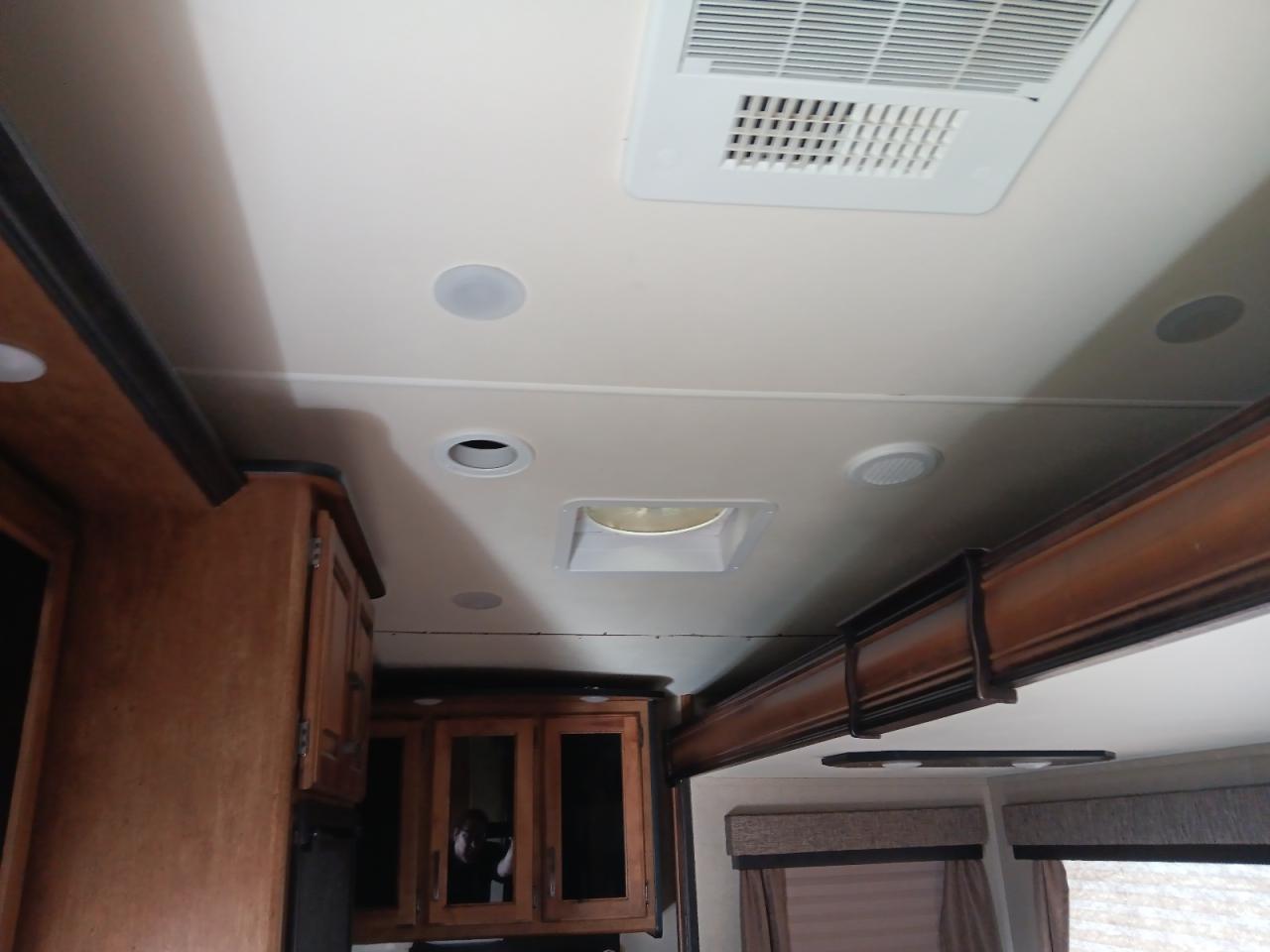 2016 GRAND Reflection VIN 573FR3426G3306425 photo 9