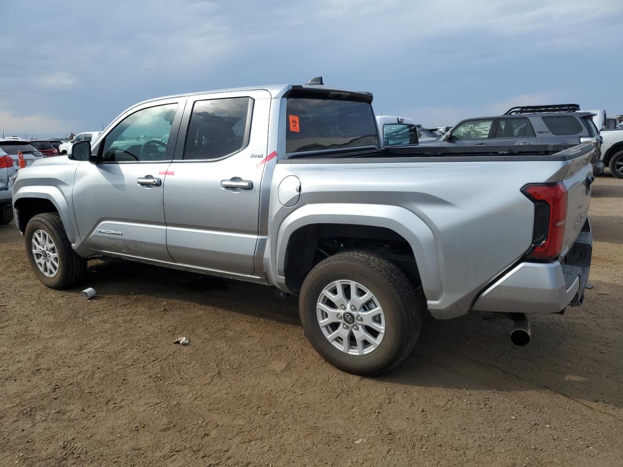 2025 Toyota Tacoma VIN 3TMLB5JN2SM136225 photo 2