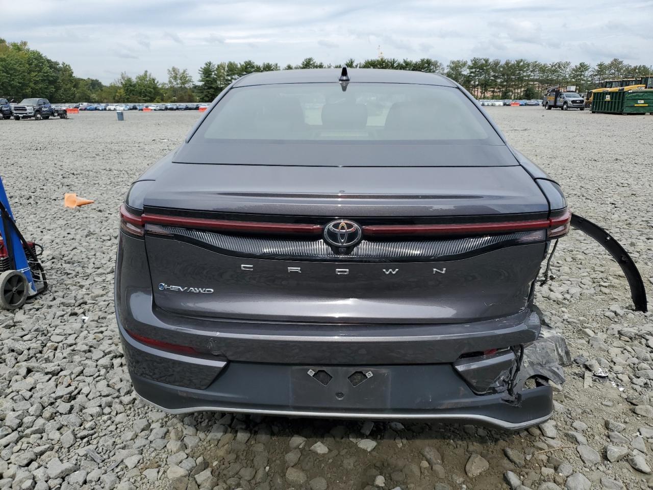 2024 Toyota Crown xle VIN JTDAAAAF2R3023253 photo 6