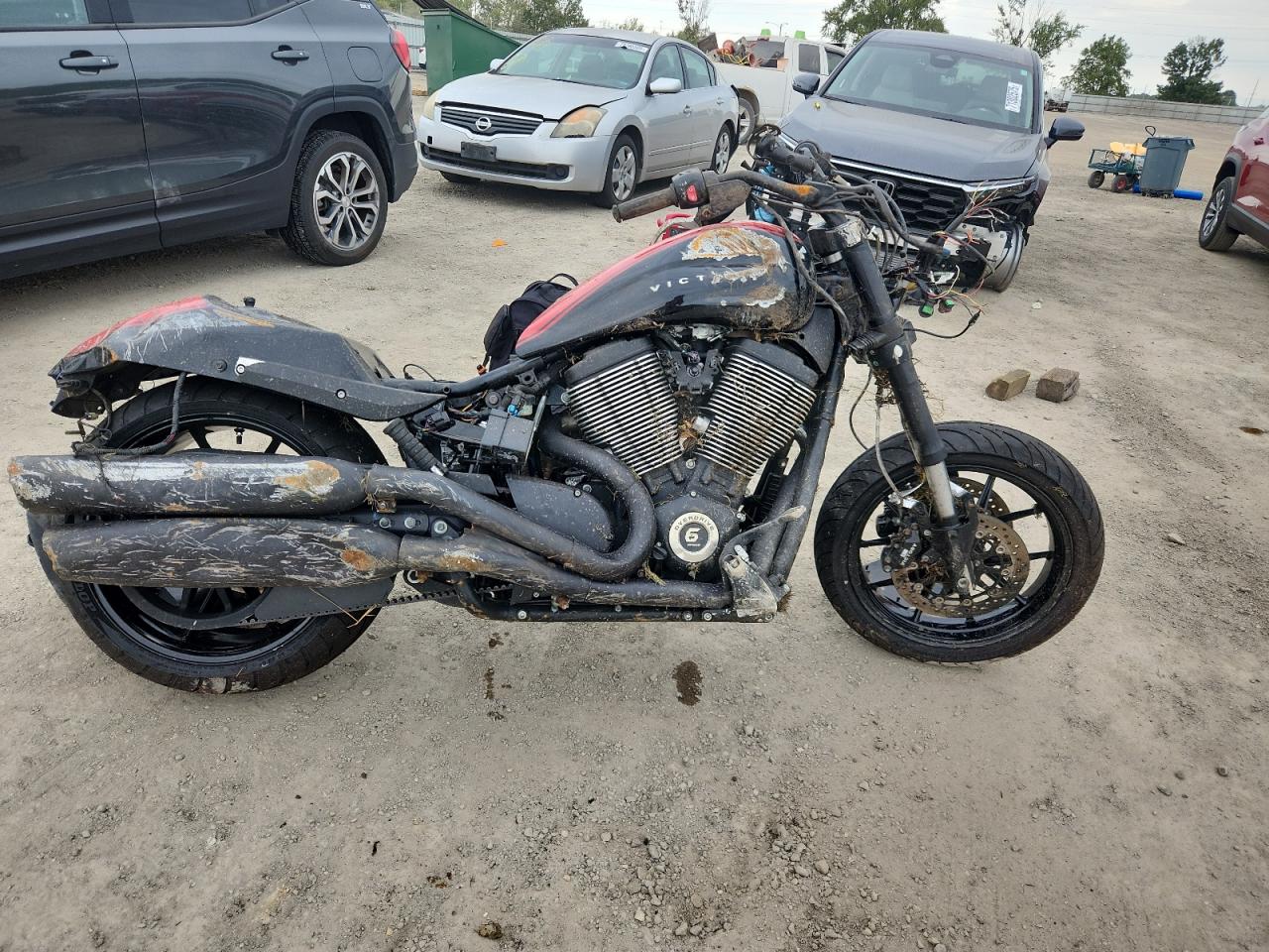 2016 Victory Motorcycle VIN 5VPHS36N7G3049868 photo 1