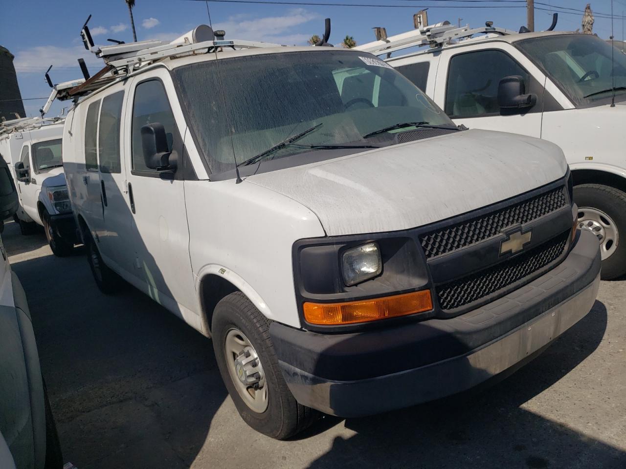 2014 Chevy Express VIN 1GCWGFCB8E1134021 photo 4